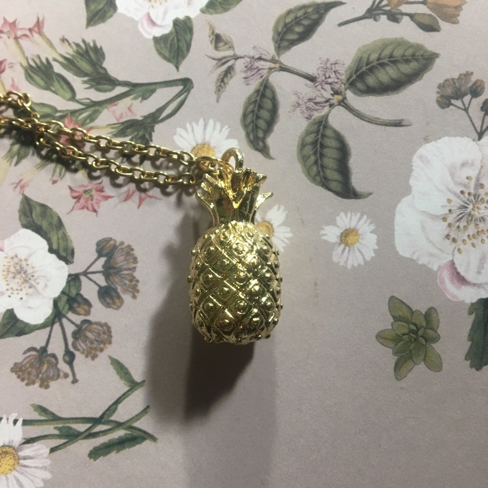 pineapple necklace - Picture 2 of 2